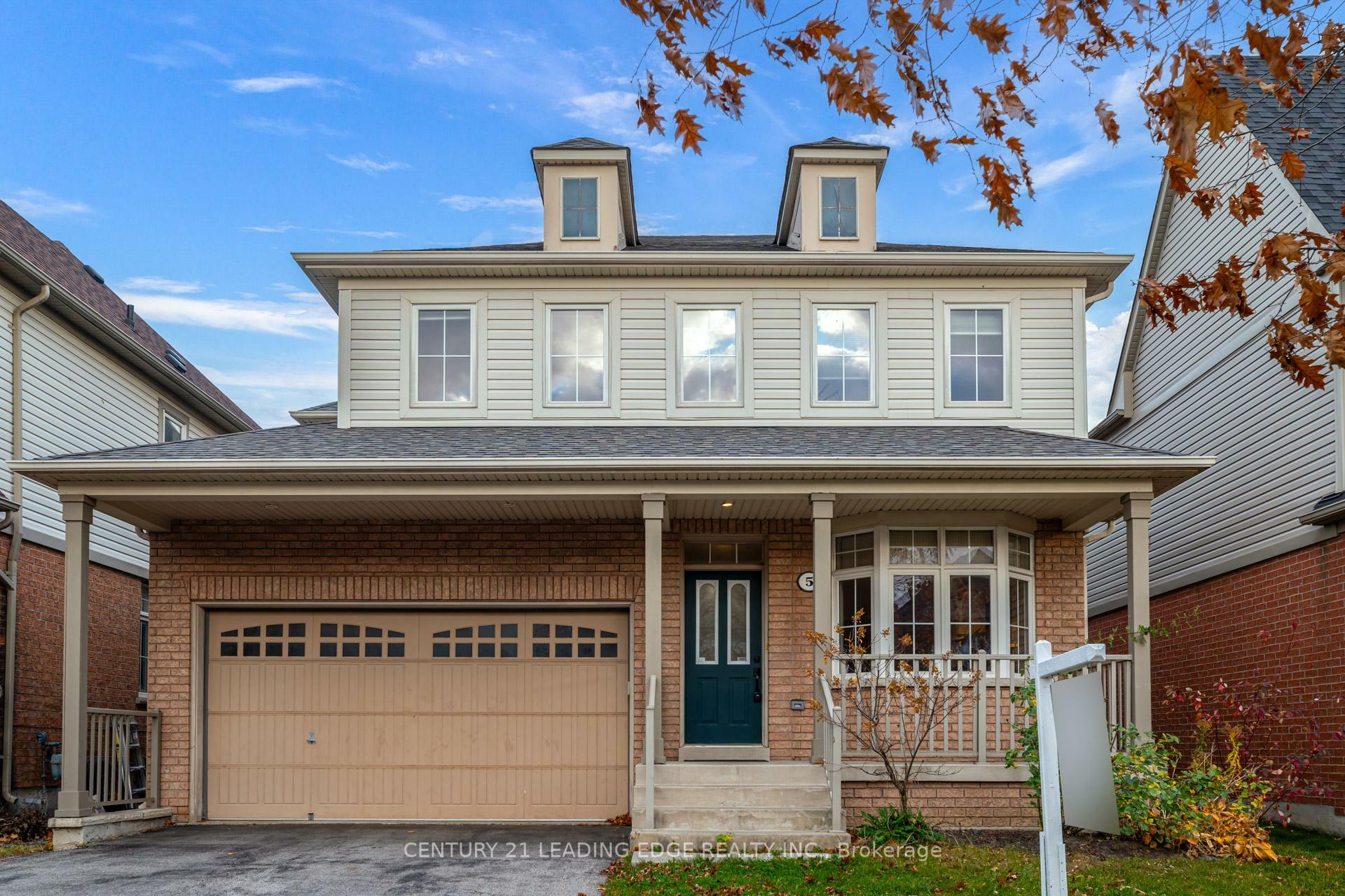 Property Photo: 5 Woodbine Place E ON L1L 1C6