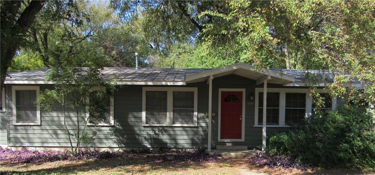 Property Photo: 1900 Winsted Lane TX 78703