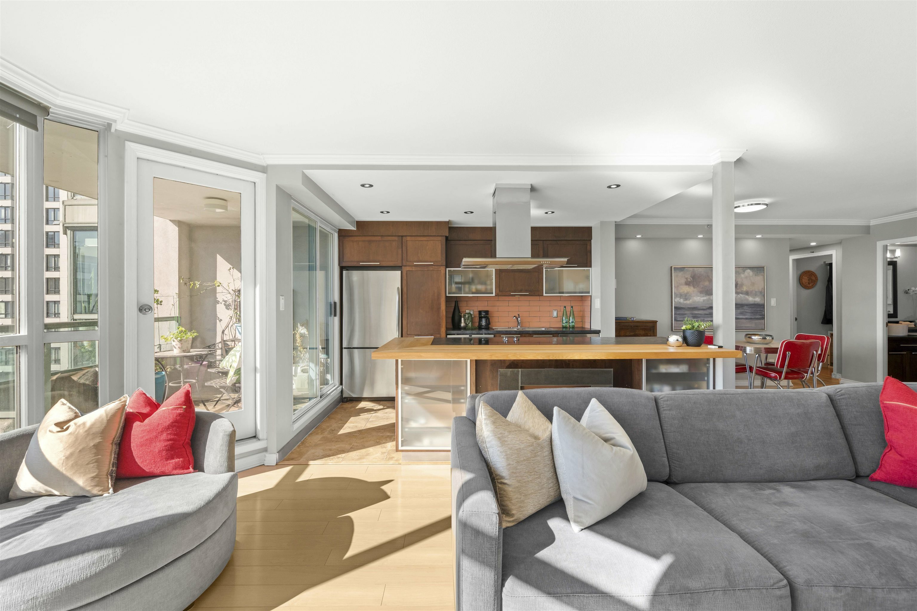 888 Hamilton Street 1201  Vancouver BC V6B 5W4 photo