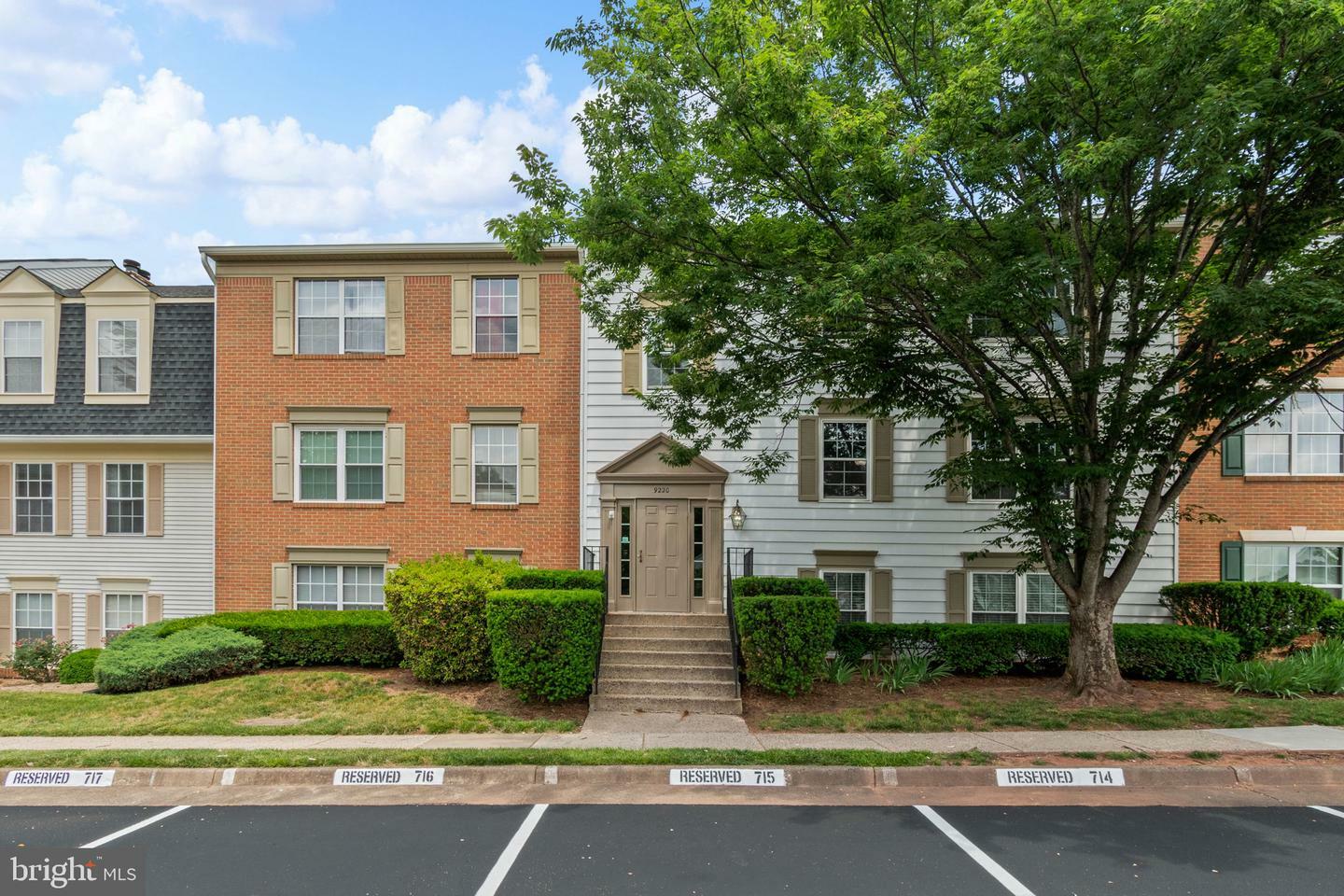 Property Photo: 9220 Niki Place 202 VA 20110