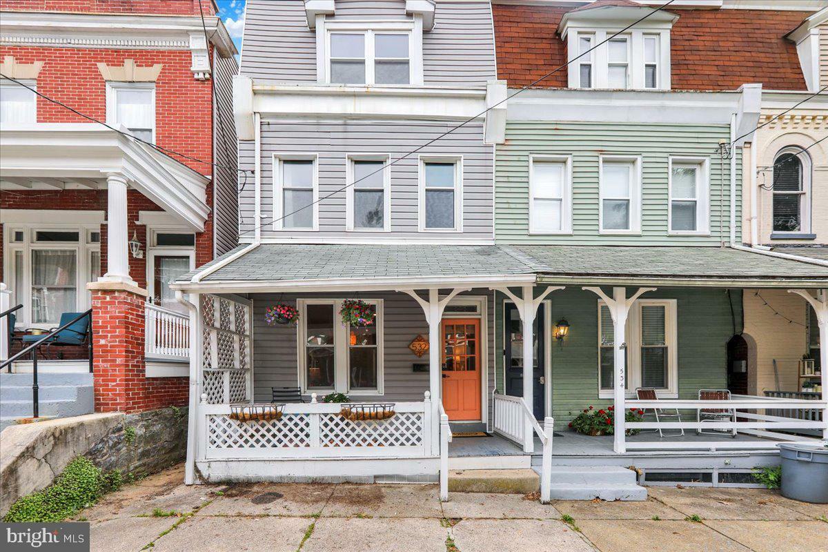532 Lancaster Avenue  Lancaster PA 17603 photo