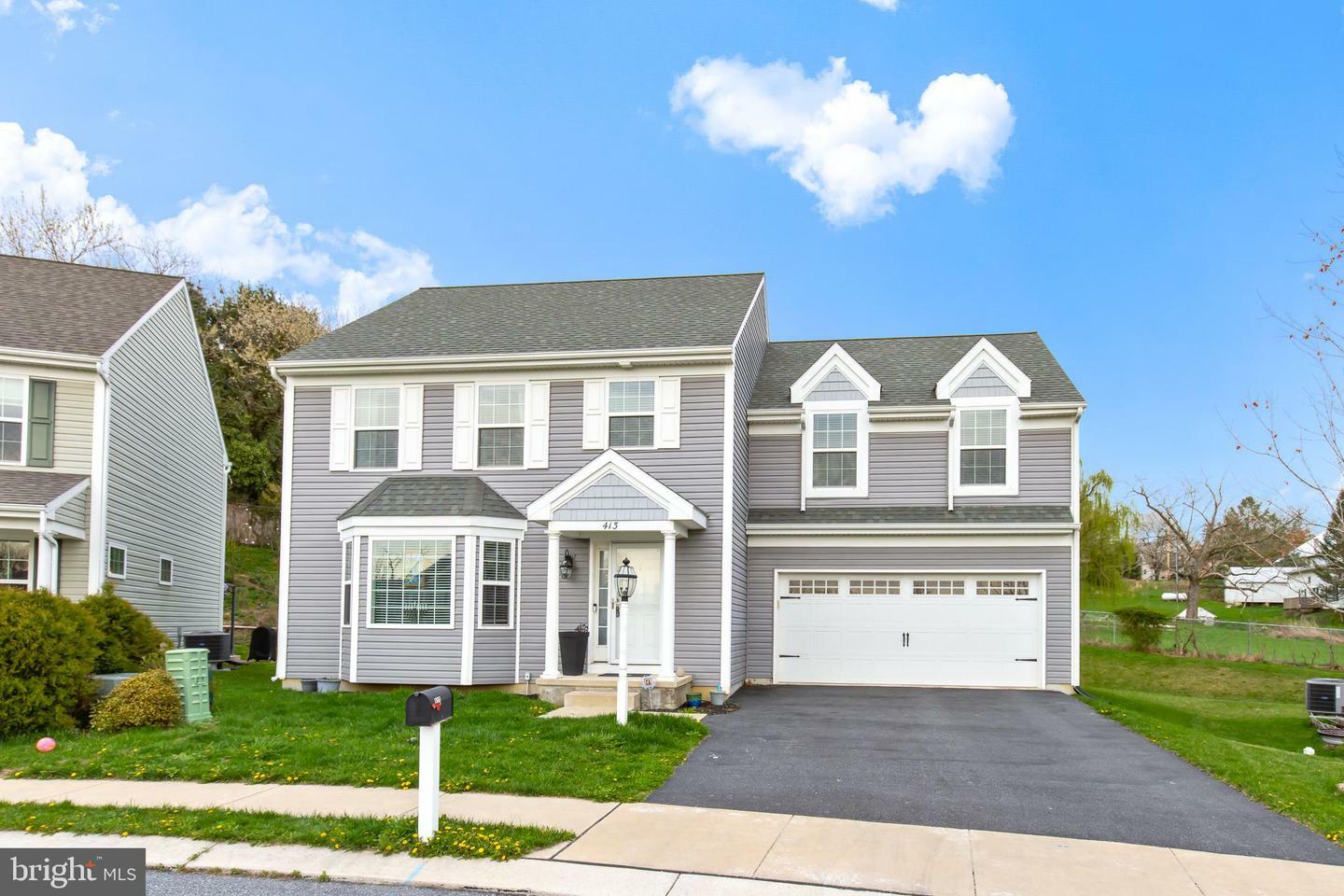 Property Photo: 413 Joy Circle PA 17540