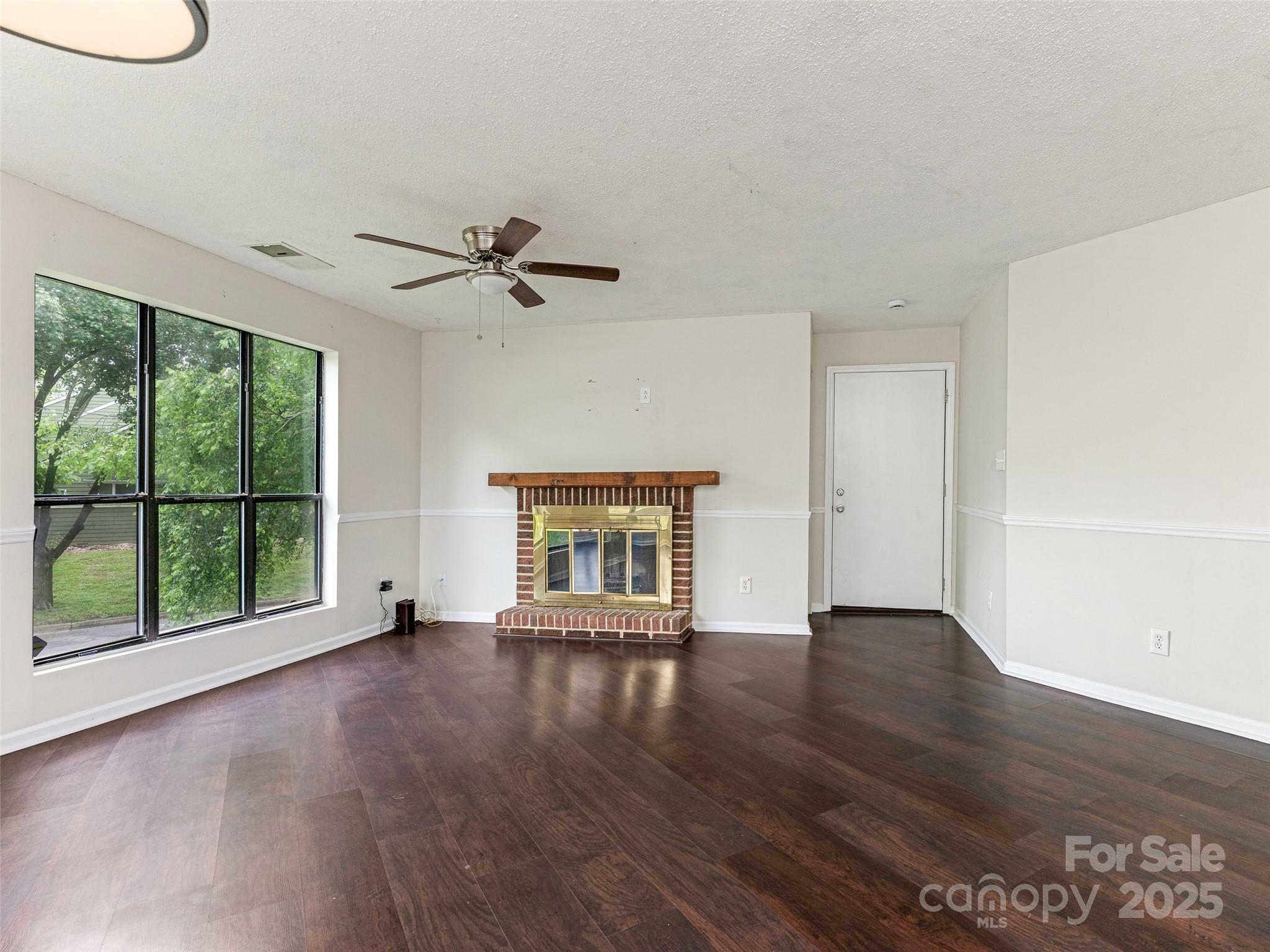 Property Photo: 8202 Cedar Glen Drive NC 28212