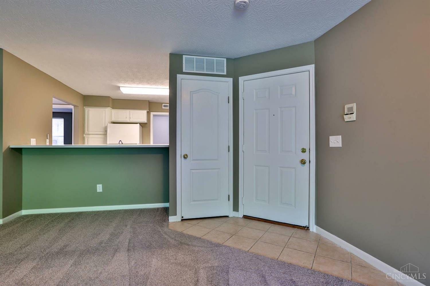 Property Photo: 715 Castlegate Lane OH 45231