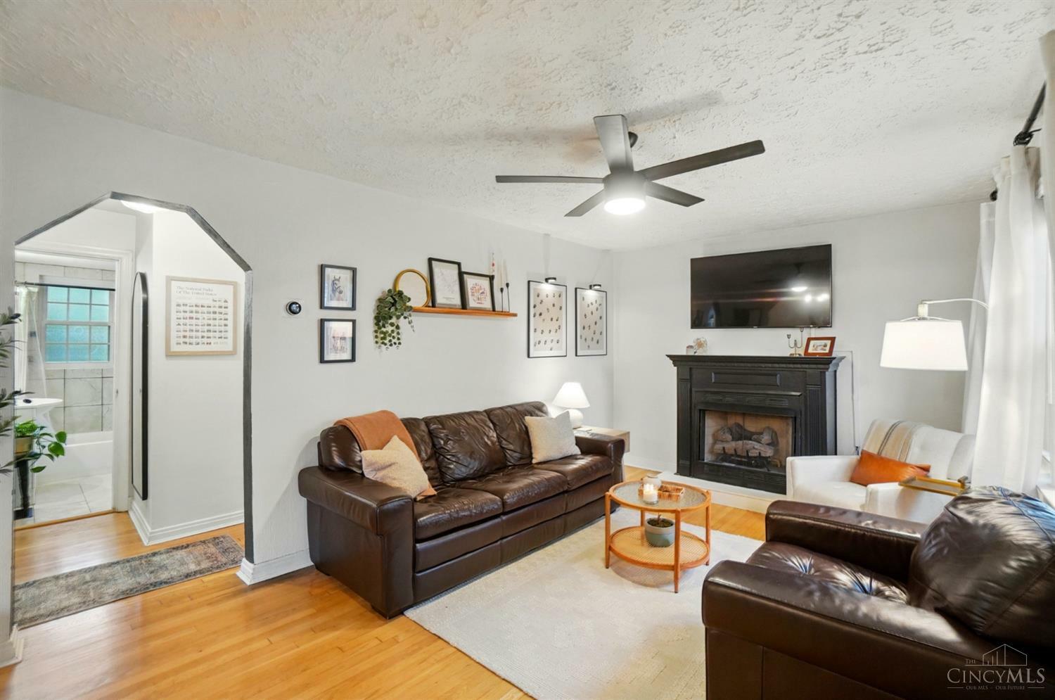 Property Photo: 6419 Girard Avenue OH 45213