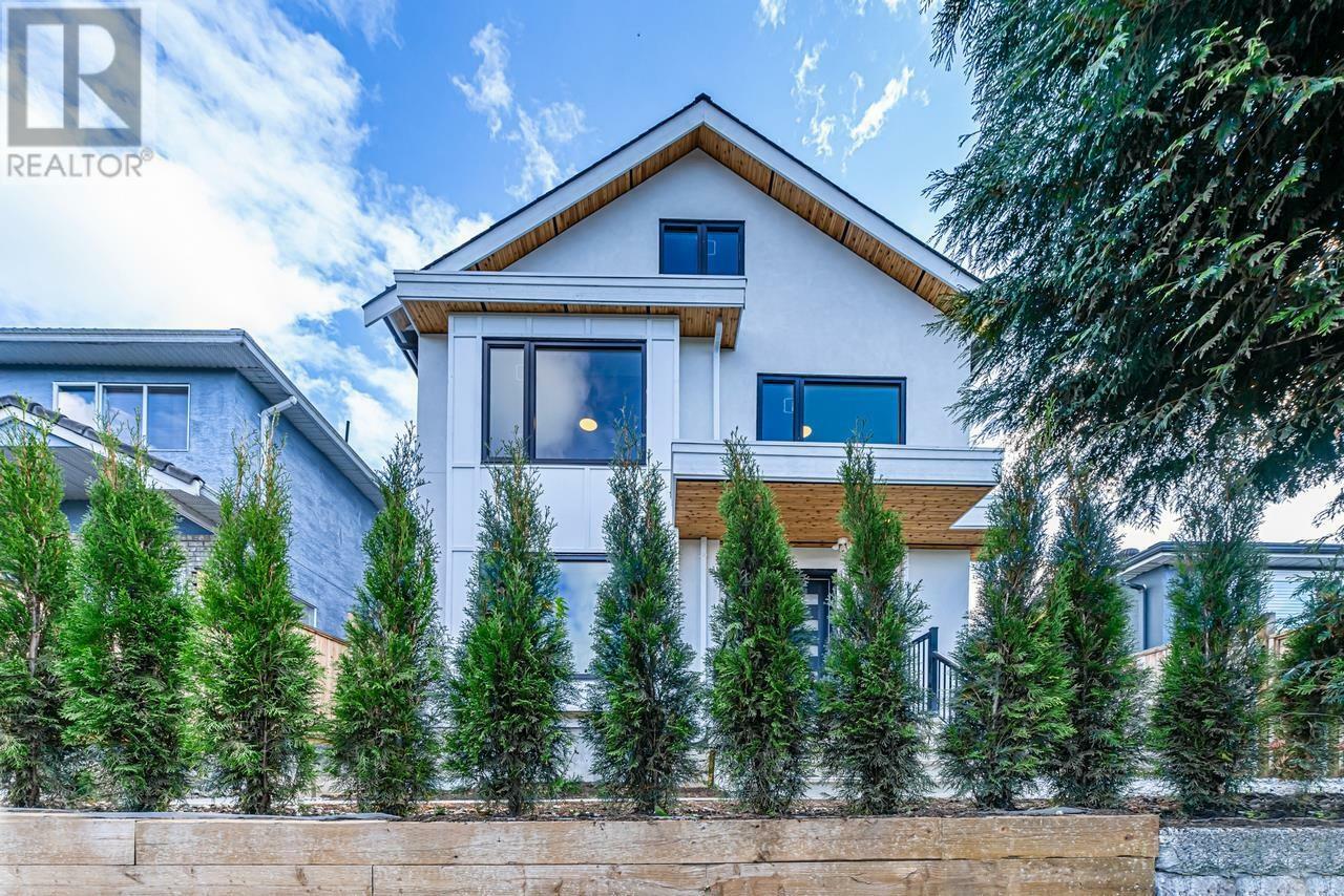 Photo de la propriété: 2232 Renfrew Street 1 BC V5M 3J7