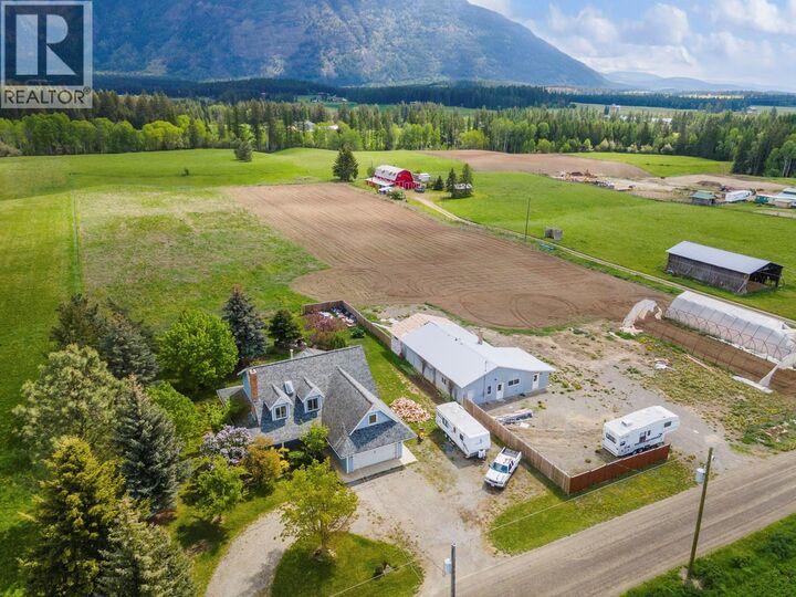 Property Photo: 950 Hagey Road BC V0B 1C1