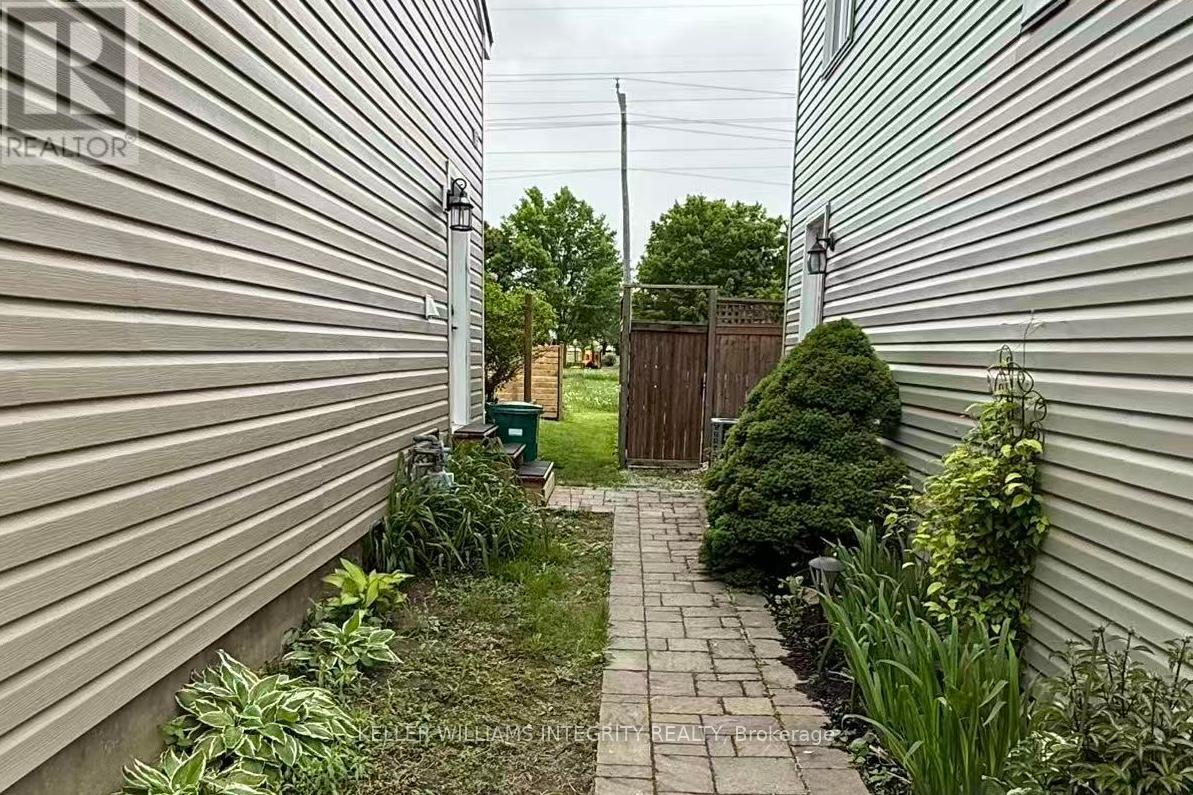 Property Photo:  106 Elvaston Avenue  ON K2G 3X9 