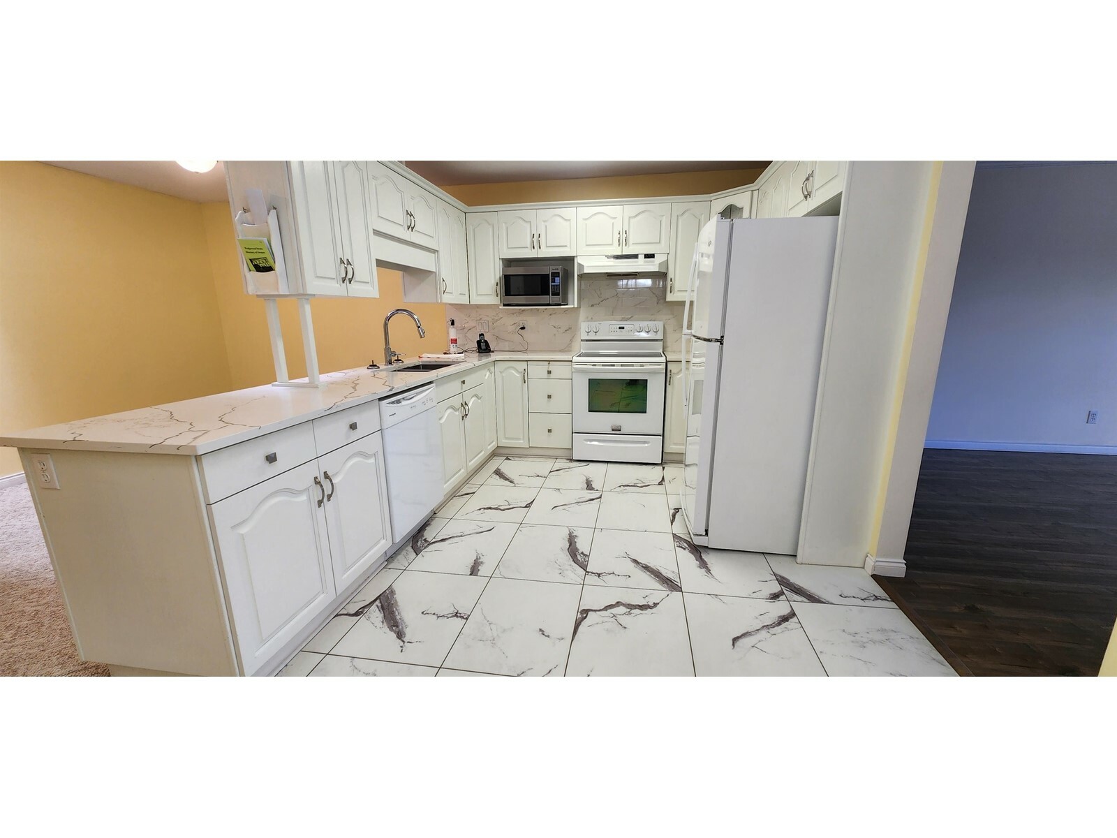 Property Photo: 2626 Countess 411 BC V2T 2V7