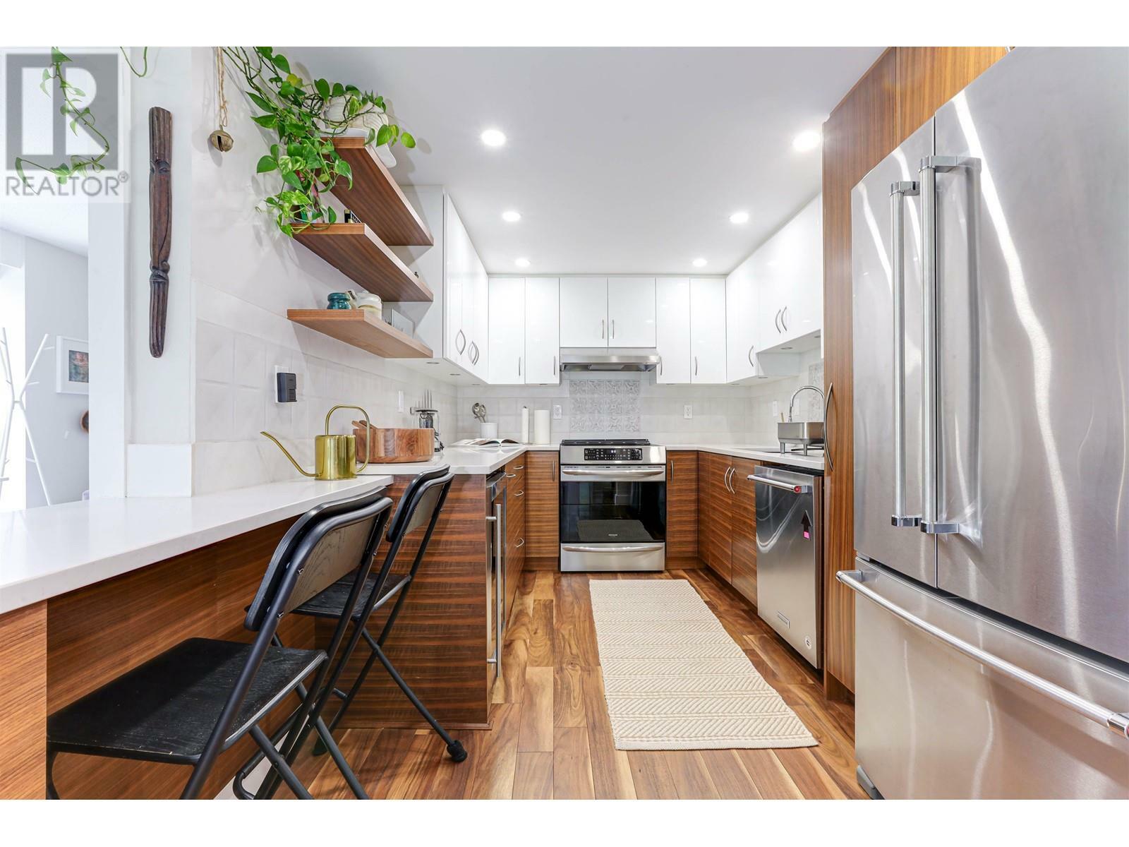 Property Photo:  1006 Beach Avenue  BC V6E 1T7 