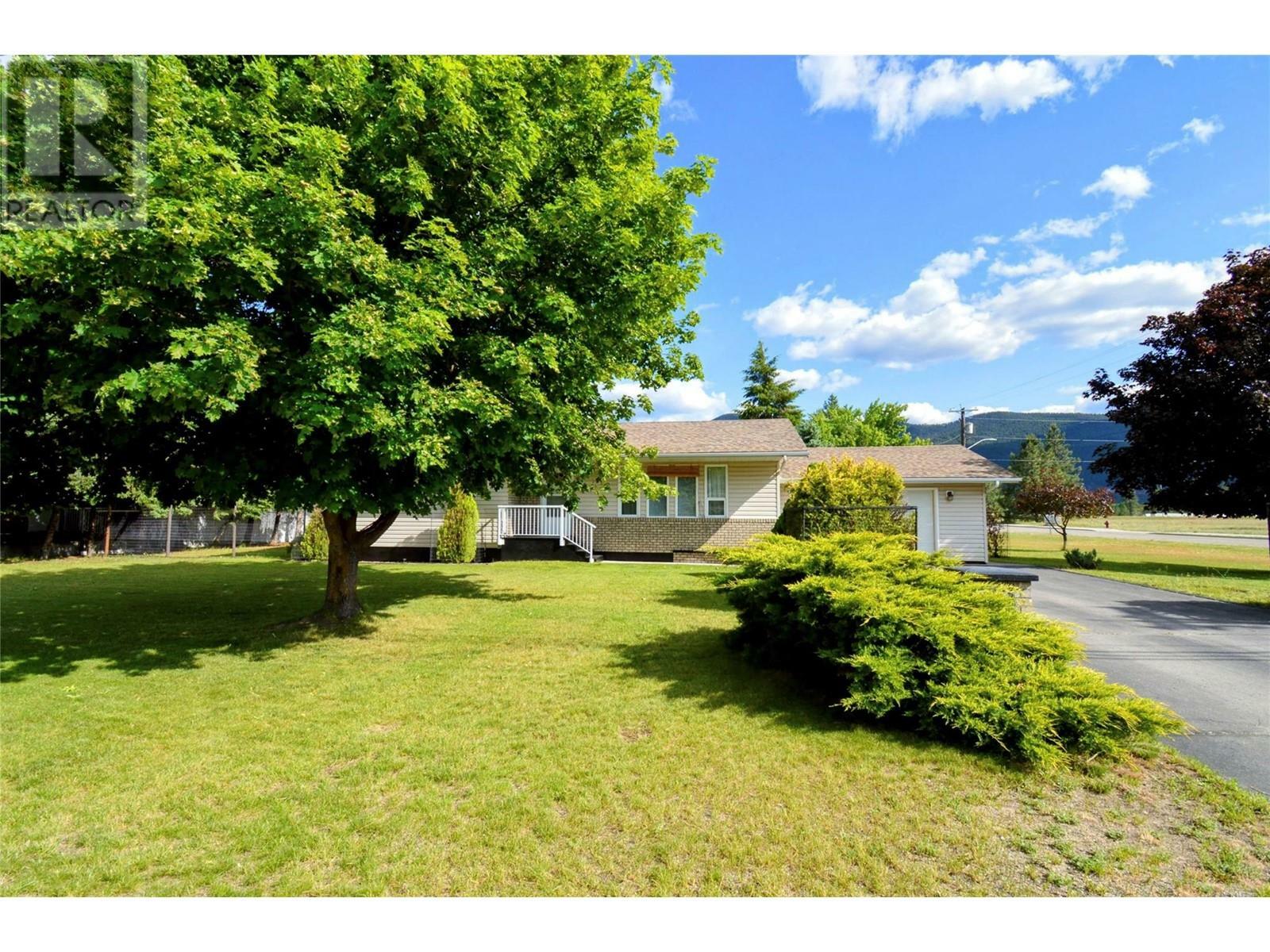 Property Photo: 2480 75th Avenue BC V0H 1H2