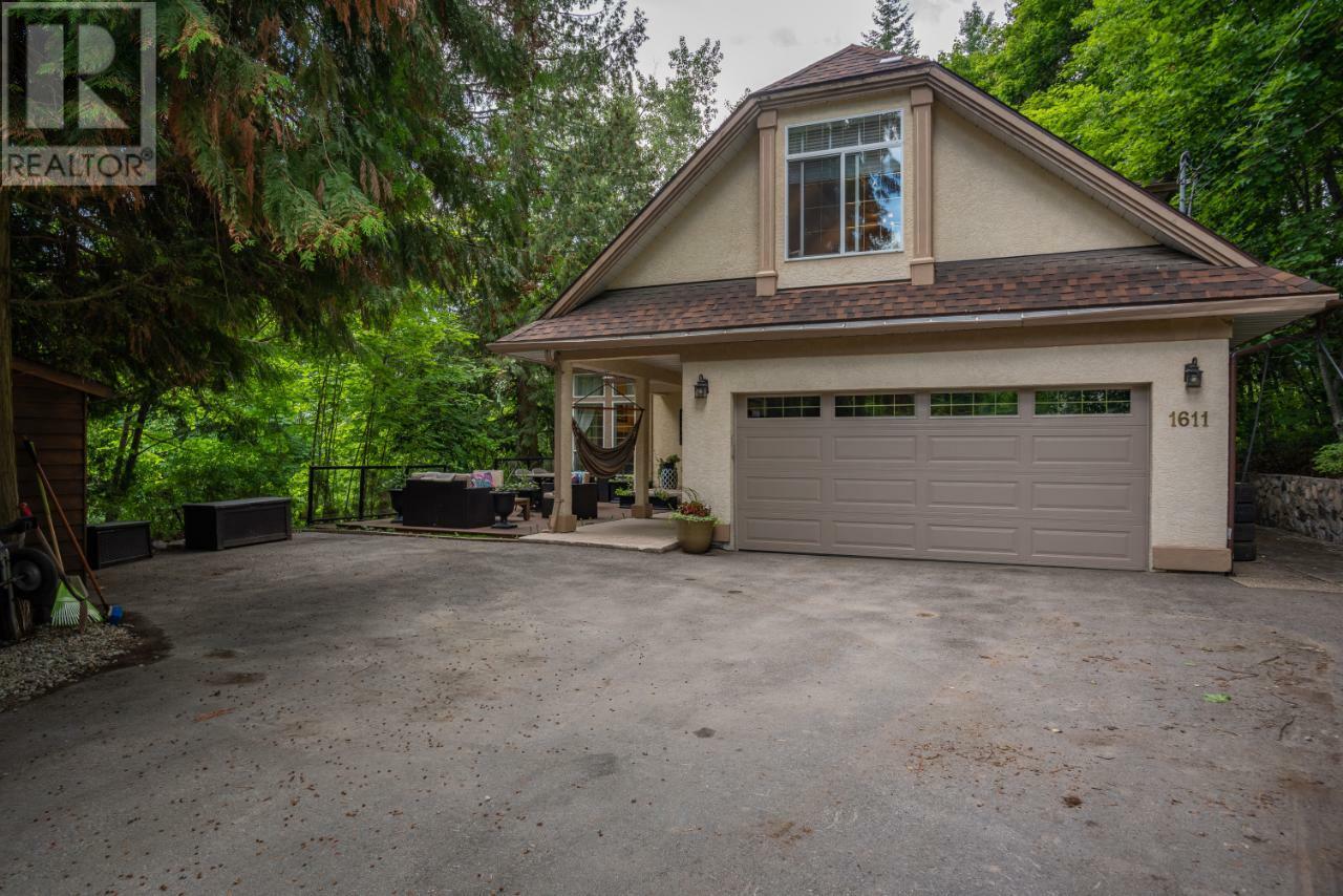 Property Photo: 1611 Park Street BC V0G 1Y0
