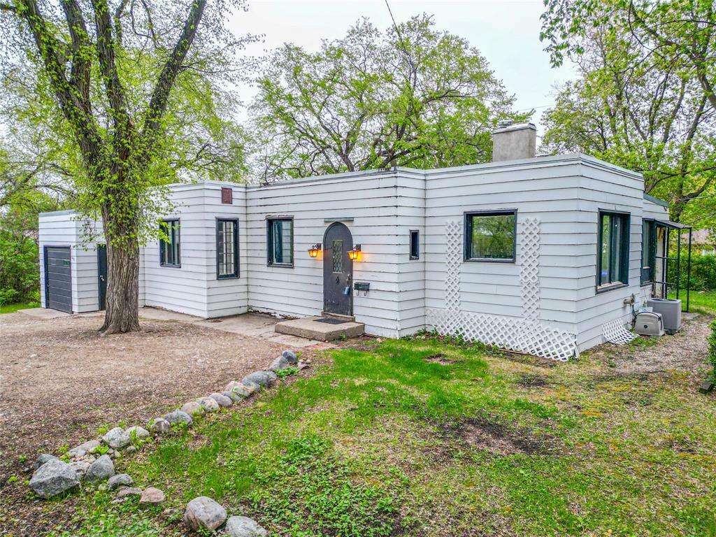 Property Photo: 1415 8th Street MB R7A 3Z6