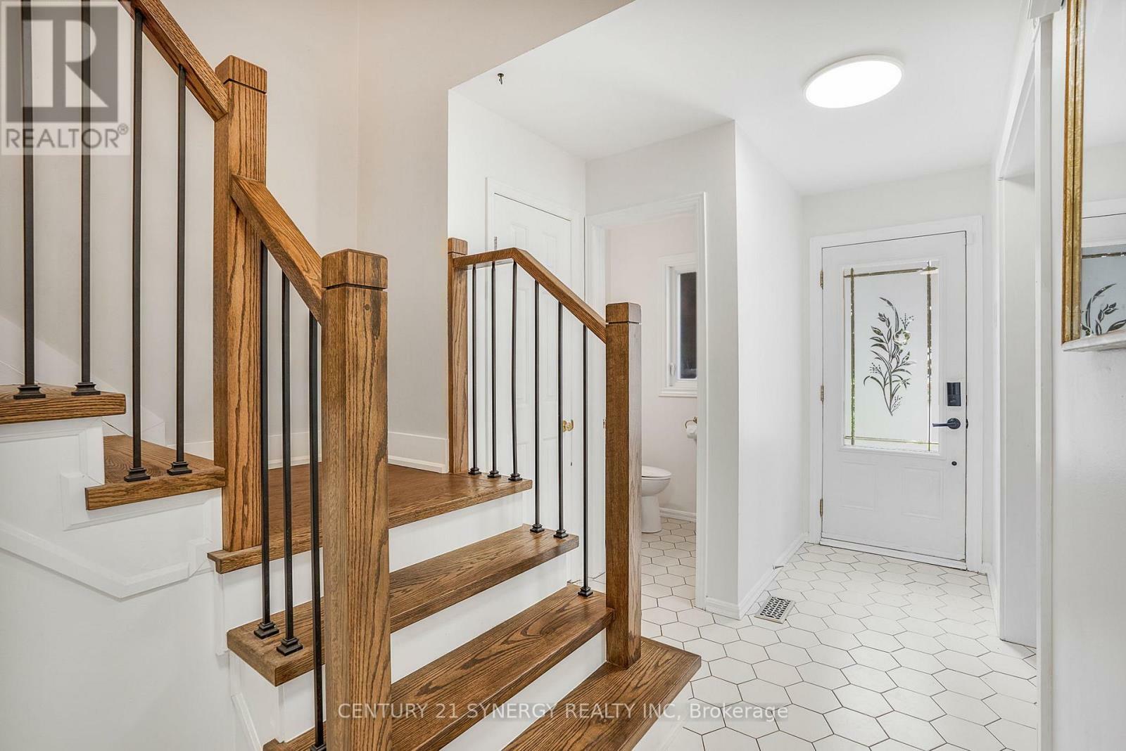 Property Photo: 1395 Laurin Crescent ON K1E 3G9