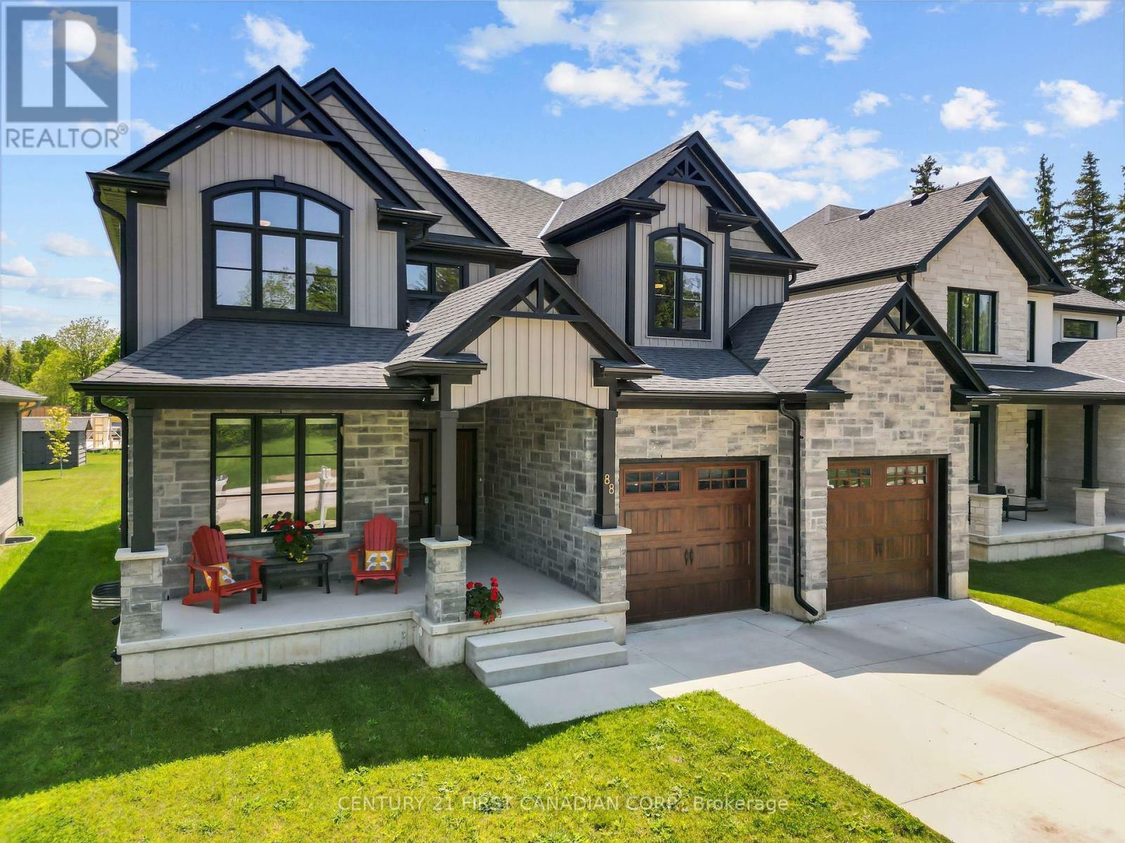 Property Photo:  88 Queen Street  ON N0M 1A0 