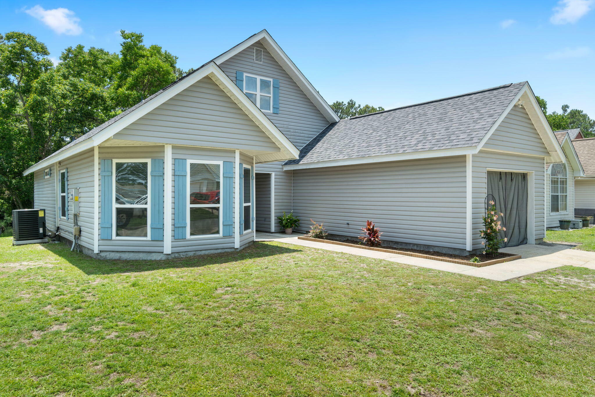 Property Photo: 2512 Georgetown Lane FL 32547