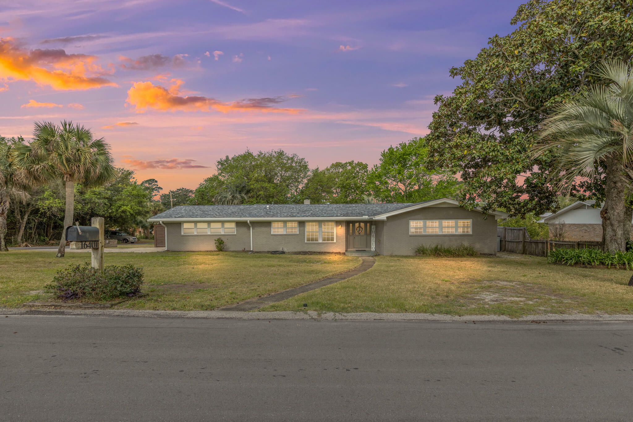 Property Photo: 16401 Castile Avenue FL 32413