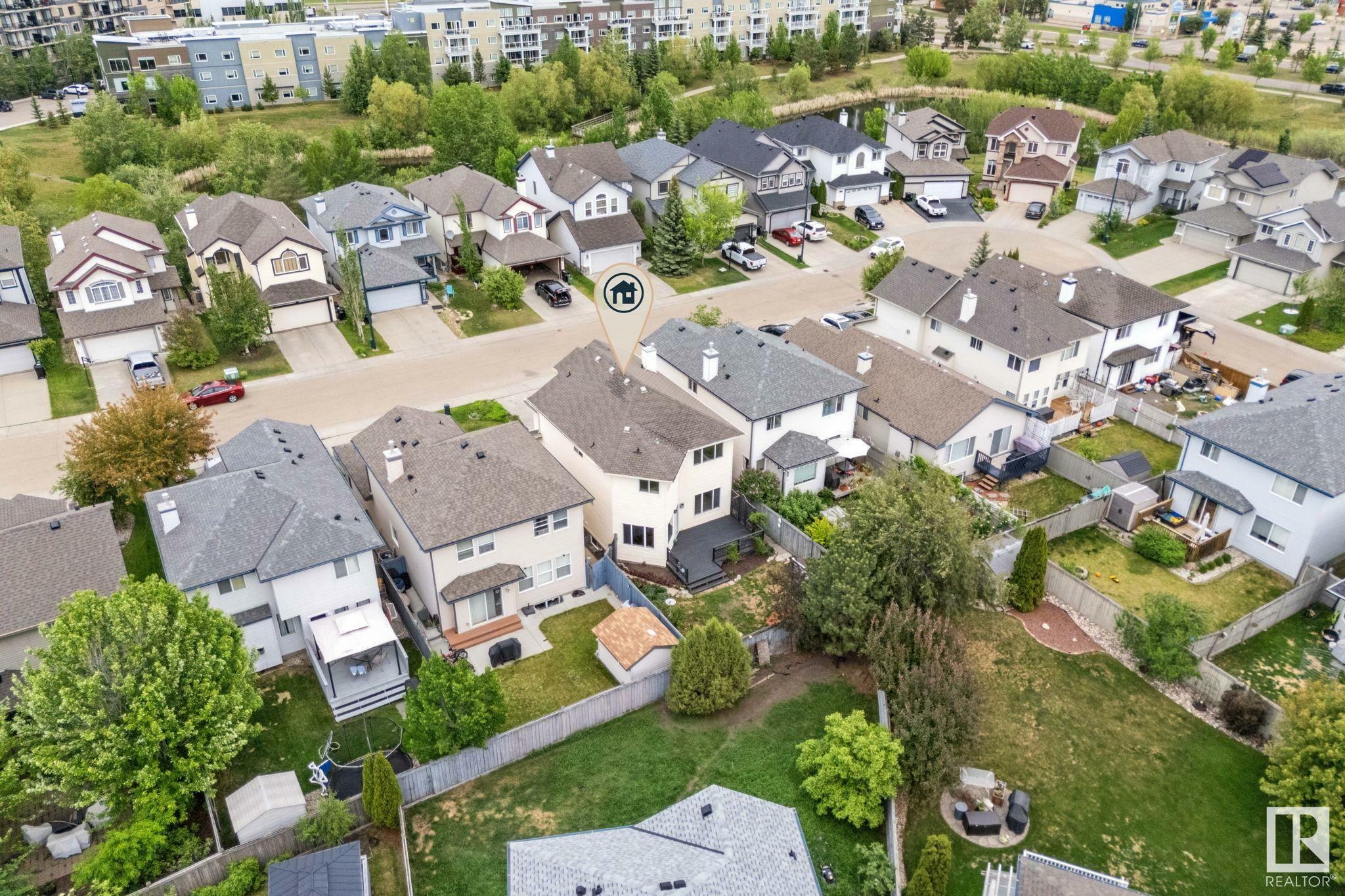 Photo de la propriété: 11227 11 Avenue SW AB T6W 1S5