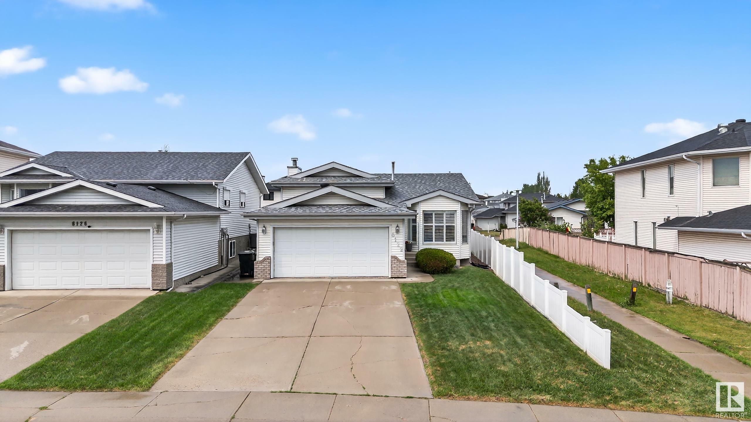 Photo de la propriété: 6122 157A Avenue NW AB T5Y 2P5