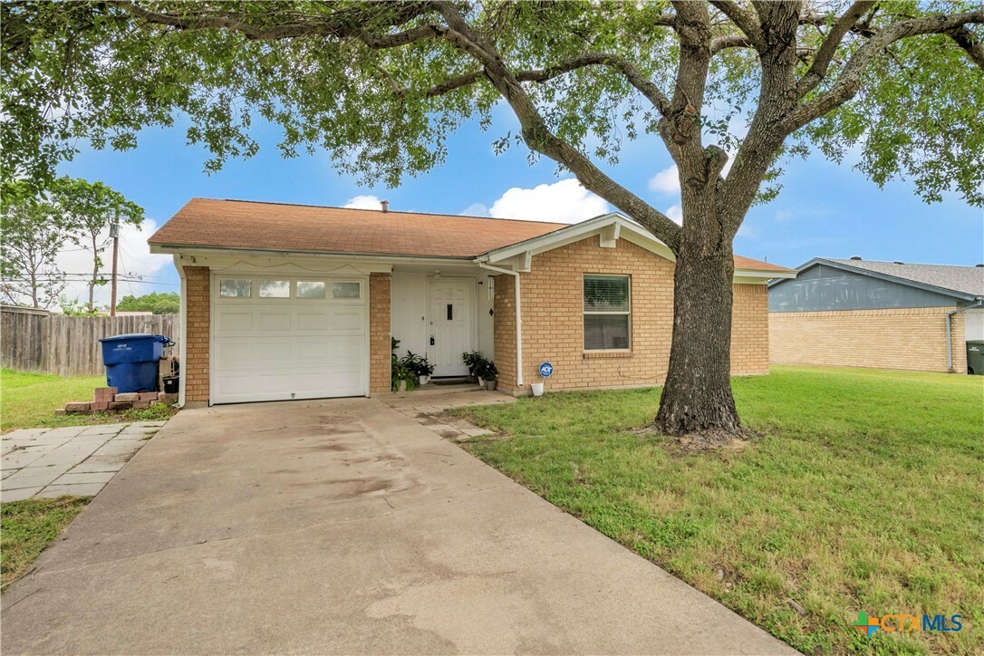 Property Photo: 905 N 19th Street TX 76522