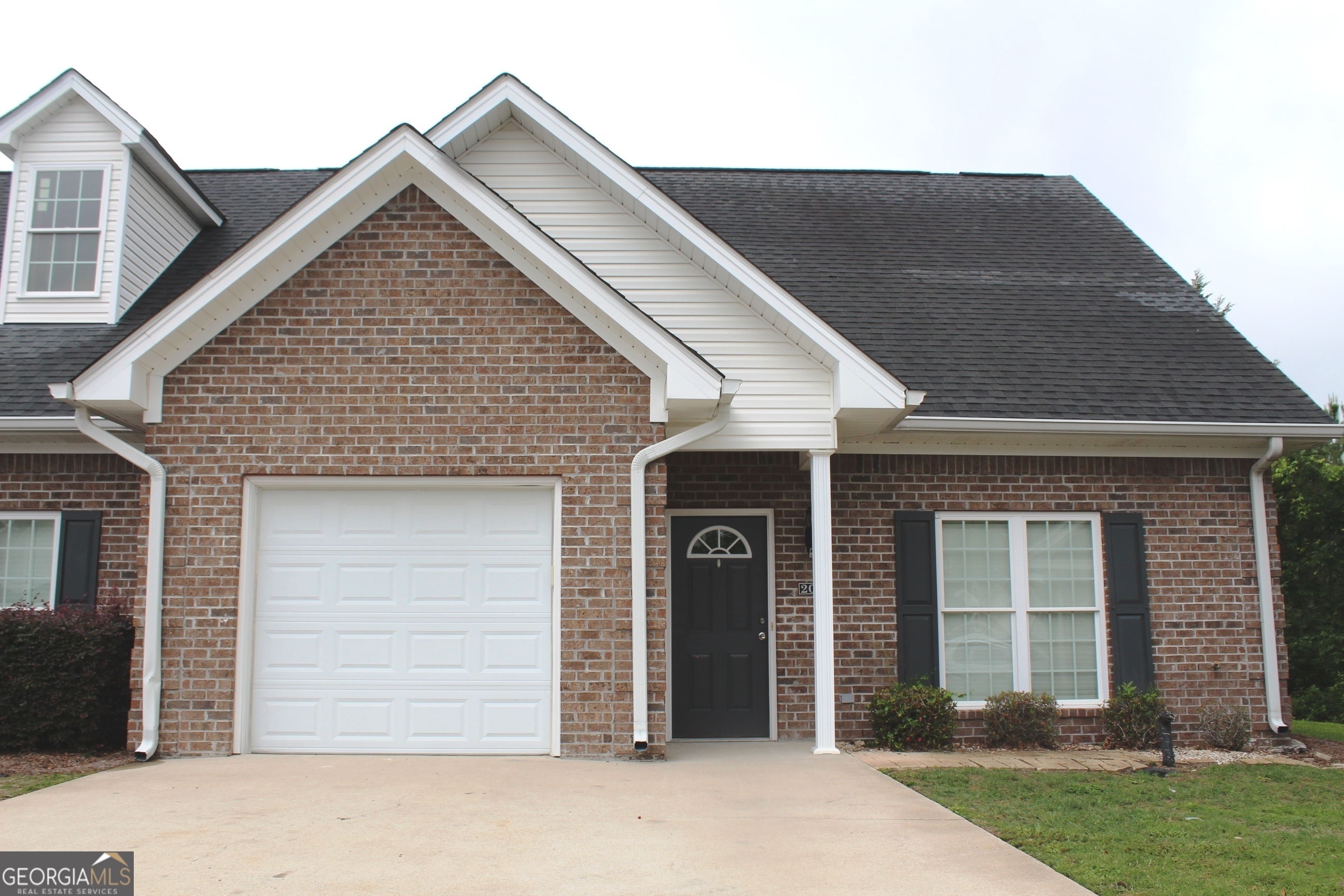 Property Photo: 8100 Burkhalter Road 207 GA 30461