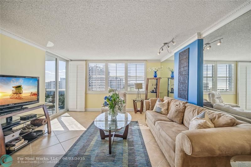 Property Photo: 3015 N Ocean Blvd 10J FL 33308