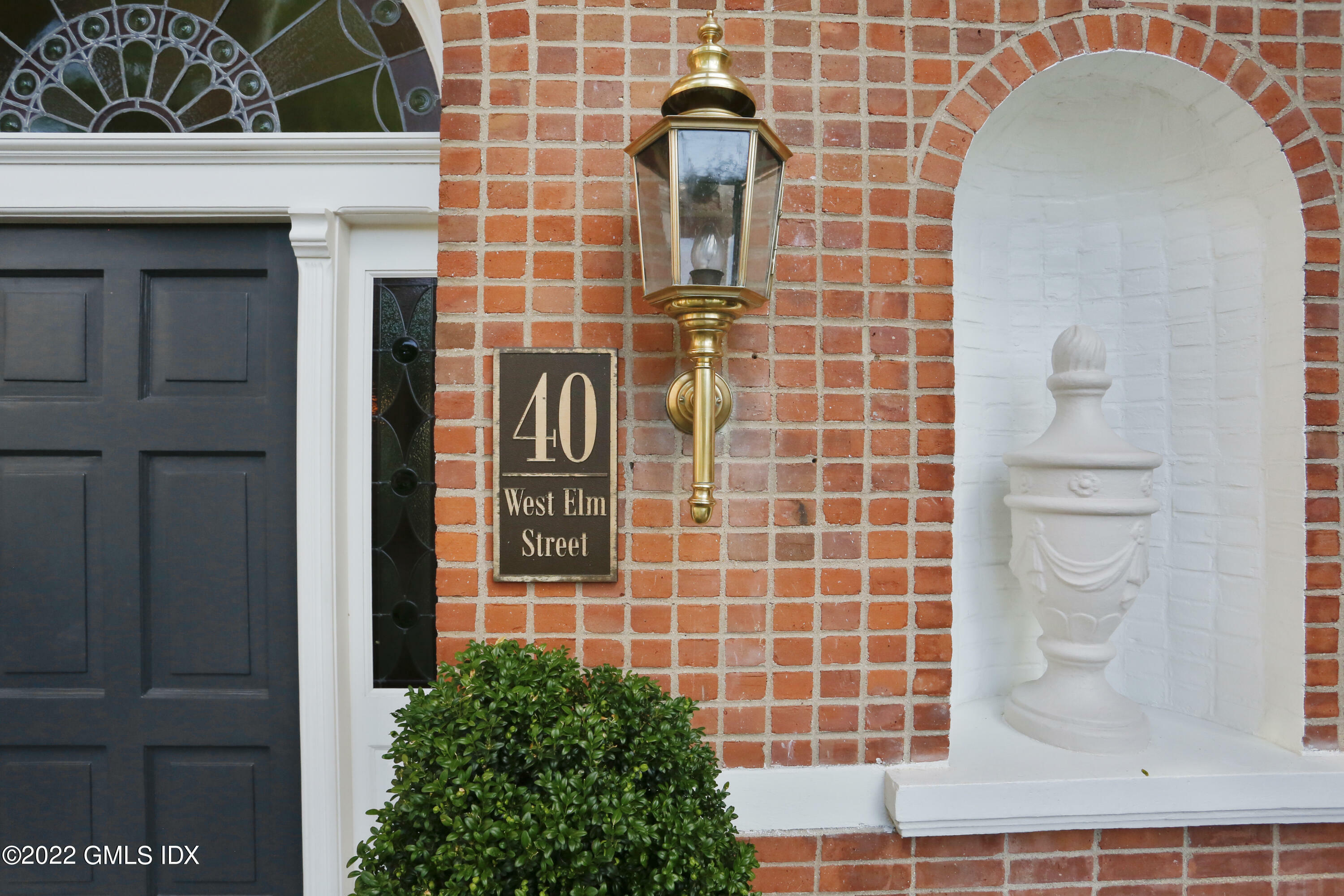 Property Photo: 40 W Elm Street 5C CT 06830
