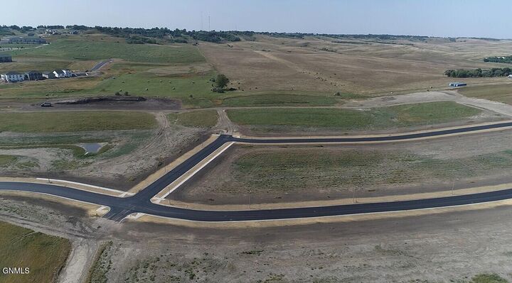 Property Photo: 702 37th Street NW ND 58554