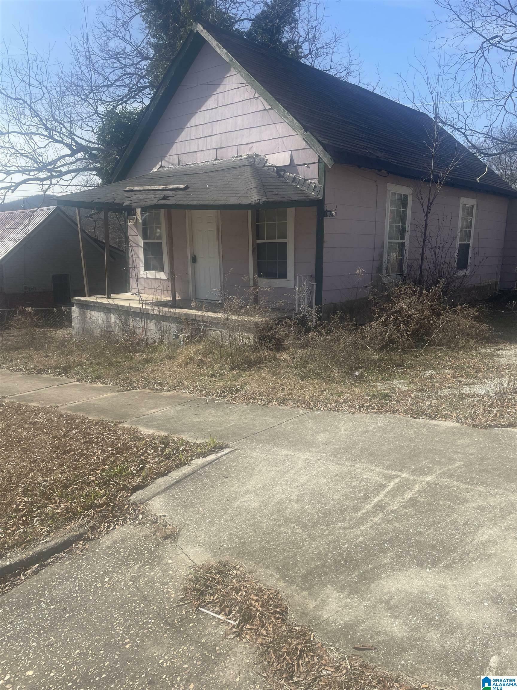 Property Photo: 1322 Pine Avenue AL 36201