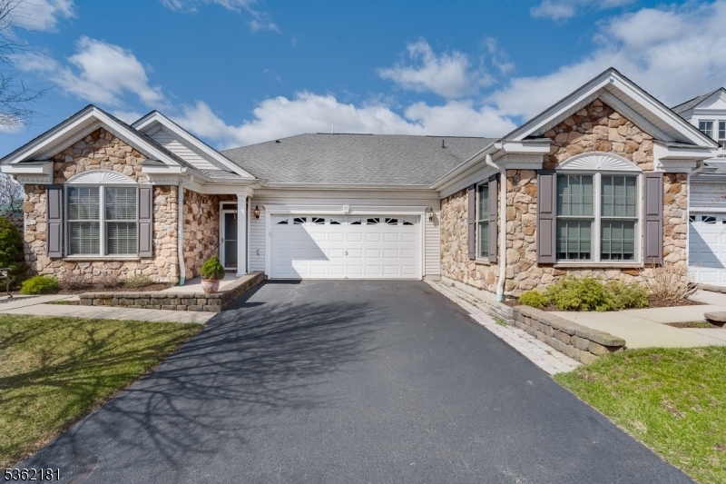 24 Quartz Way  Woodland Park NJ 07424 photo