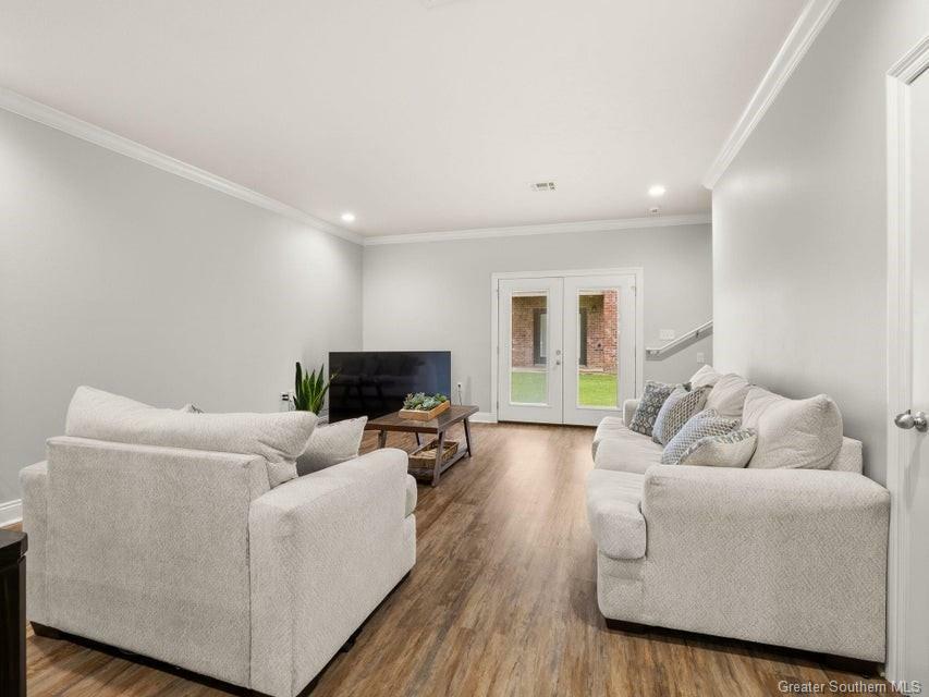 Property Photo: 1944 Schovall Circle LA 70634