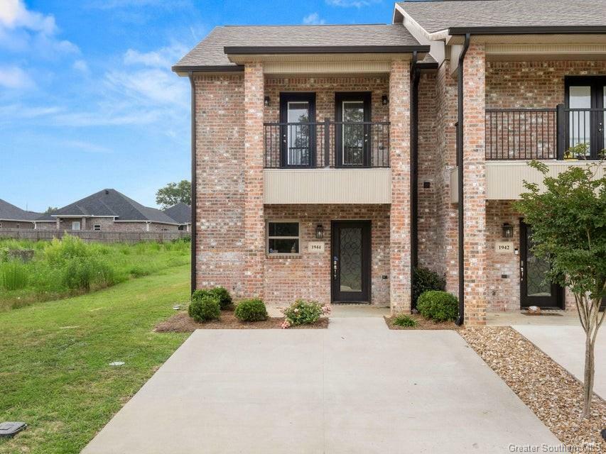 Property Photo: 1944 Schovall Circle LA 70634