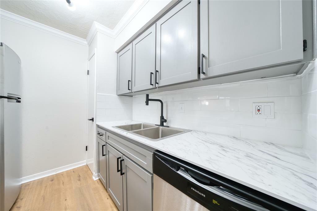 Property Photo: 3224 Timmons Lane 157 TX 77027