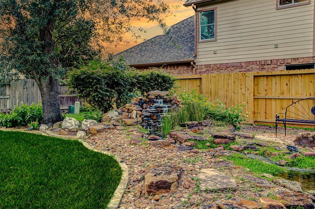 Property Photo: 2102 Ivy Cove Court TX 77494