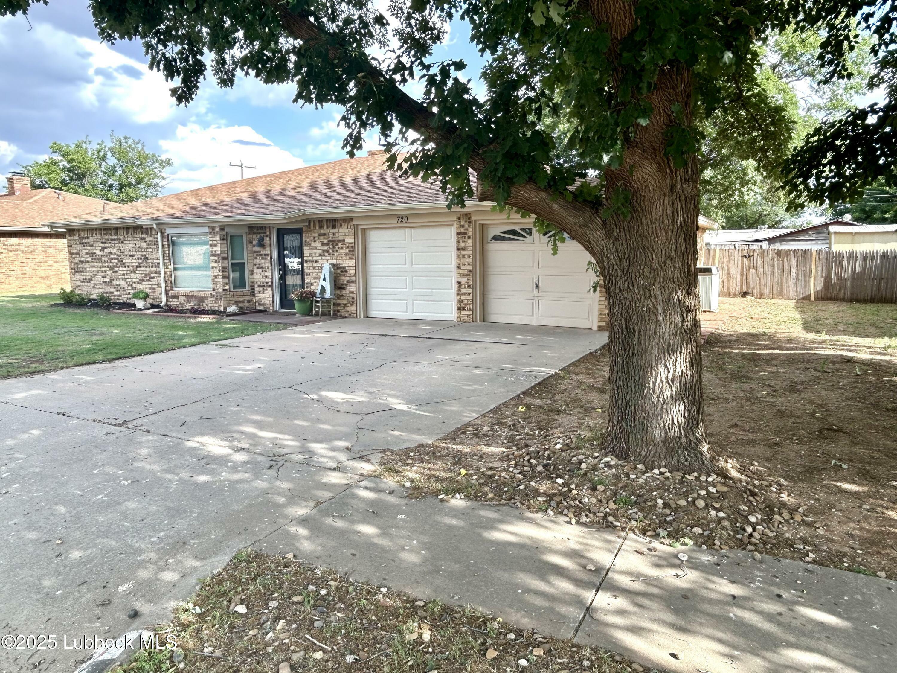 Property Photo:  720 14th Street  TX 79363 