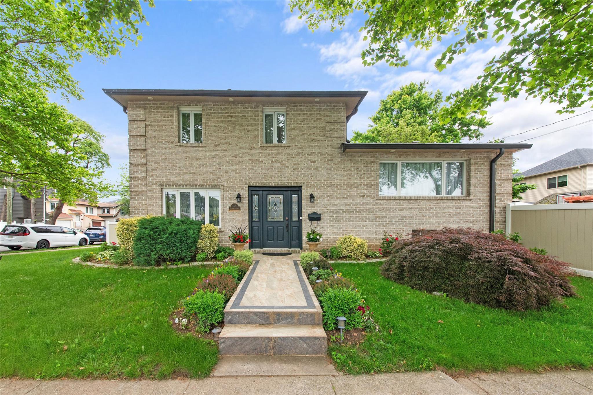 Property Photo: 32 Henry Place NY 10305