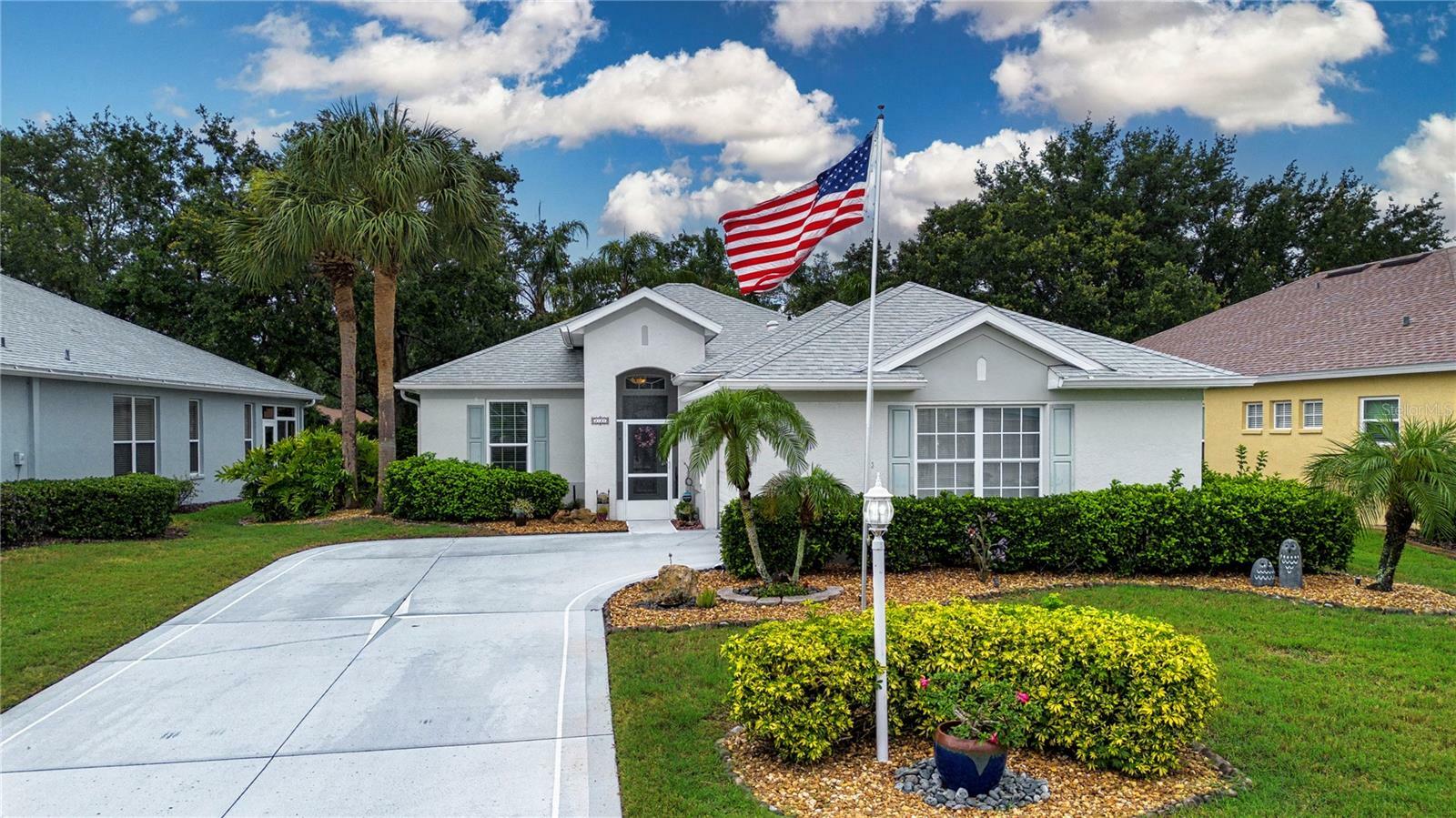 Property Photo: 2121 Worthington Greens Drive FL 33573
