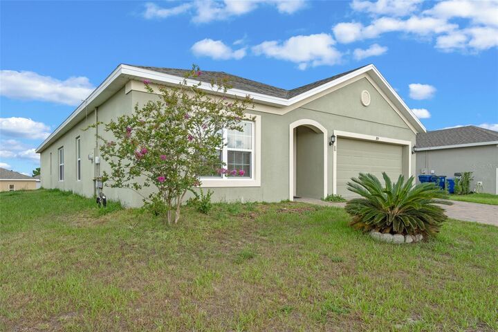 Property Photo: 189 Luxmore Road FL 34736