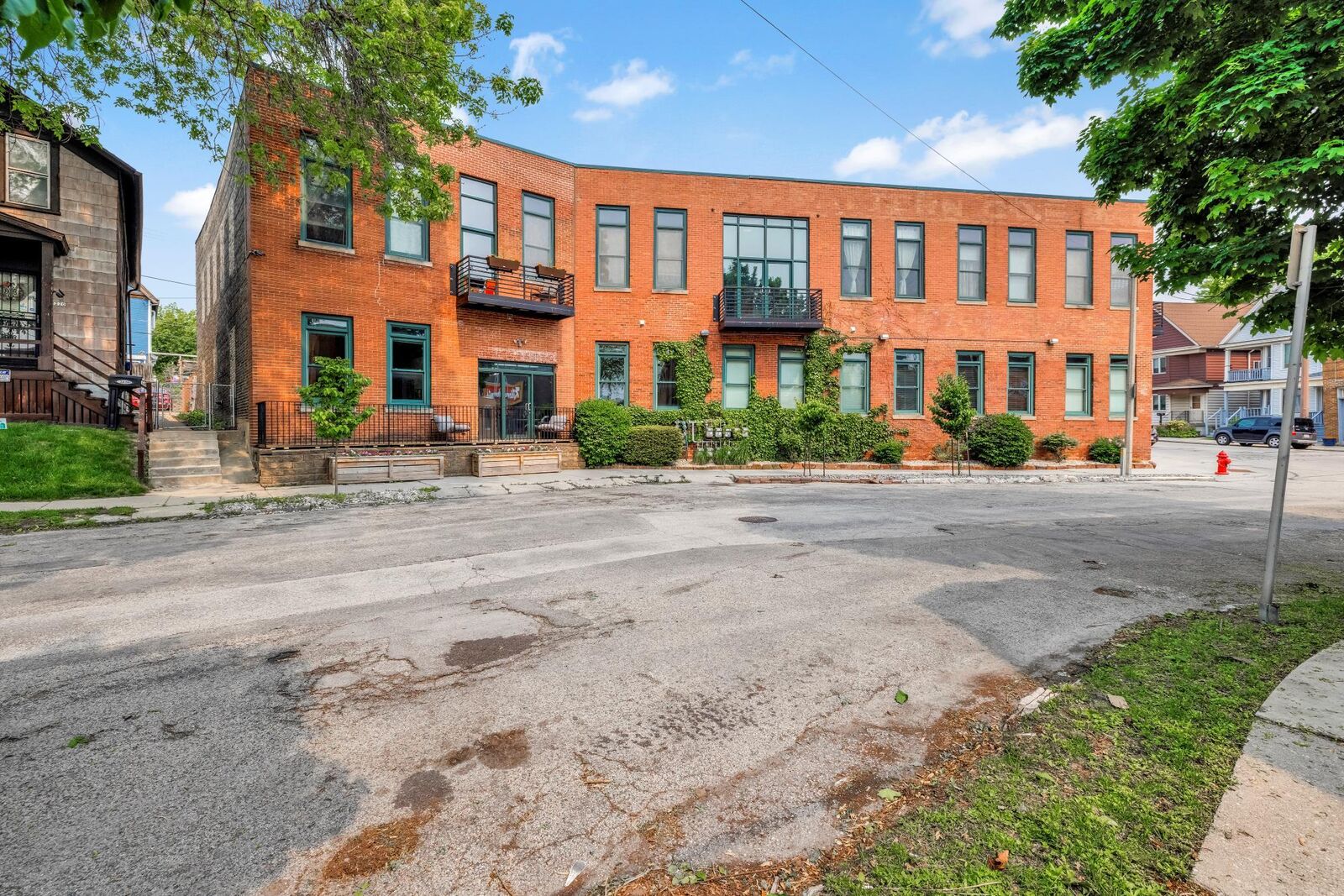 Property Photo:  306 E Lincoln Ave  WI 53207 