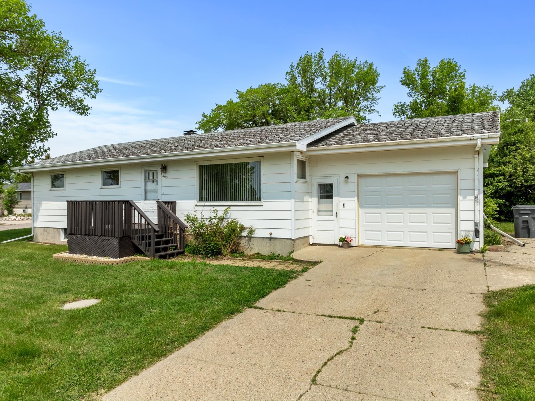 405 2nd St NE  Kenmare ND 58746 photo