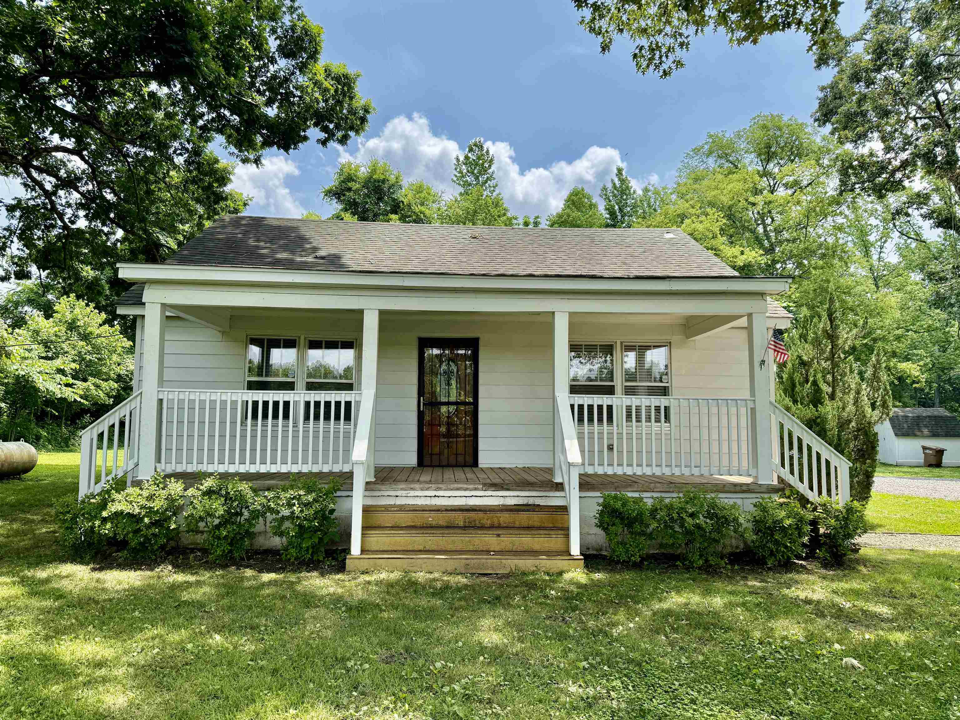 Property Photo: 4120 Chambers Chapel Rd TN 38002