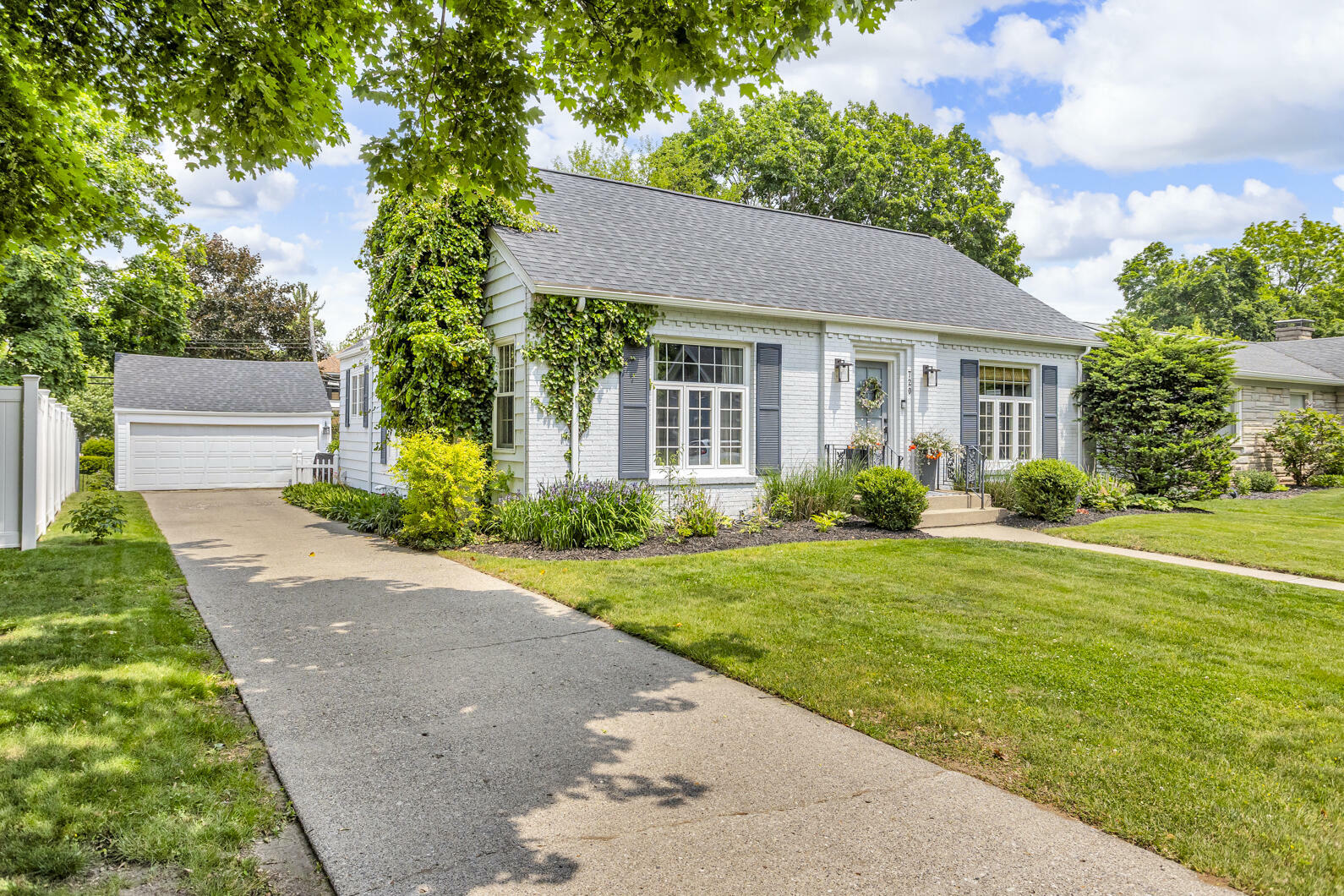 Property Photo: 720 Crescent Road MI 49203