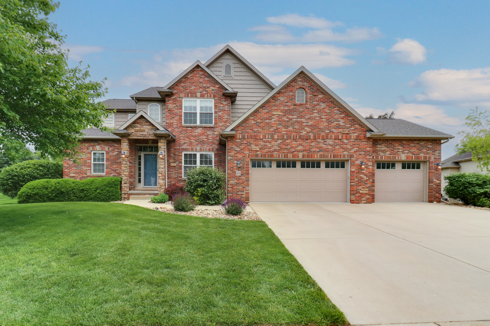 69 Brookstone Circle  Bloomington IL 61704 photo