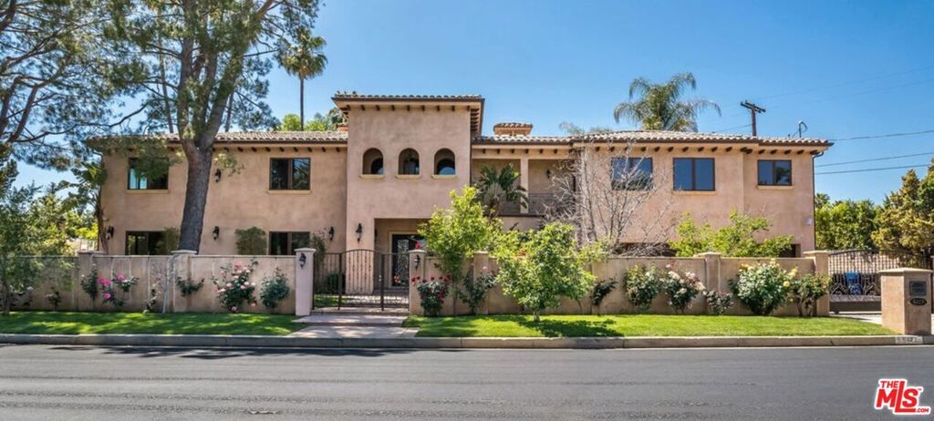 5427 Genesta Avenue  Encino CA 91316 photo