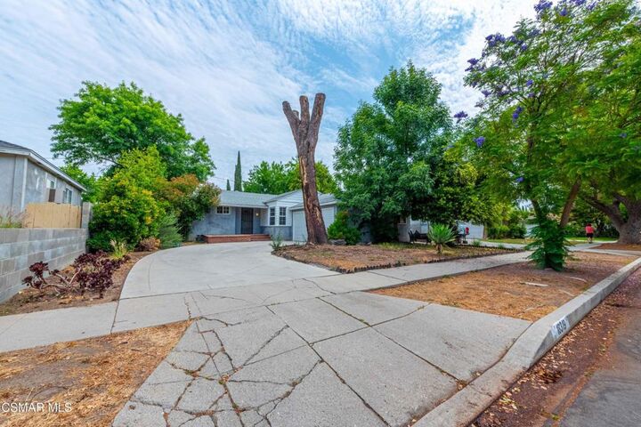 Property Photo:  18319 Jovan Street  CA 91335 