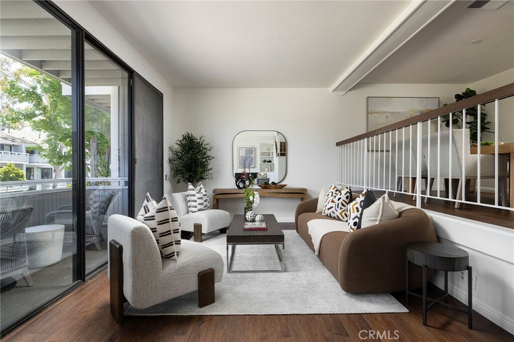 Property Photo: 1 Robon Court 1 CA 92663