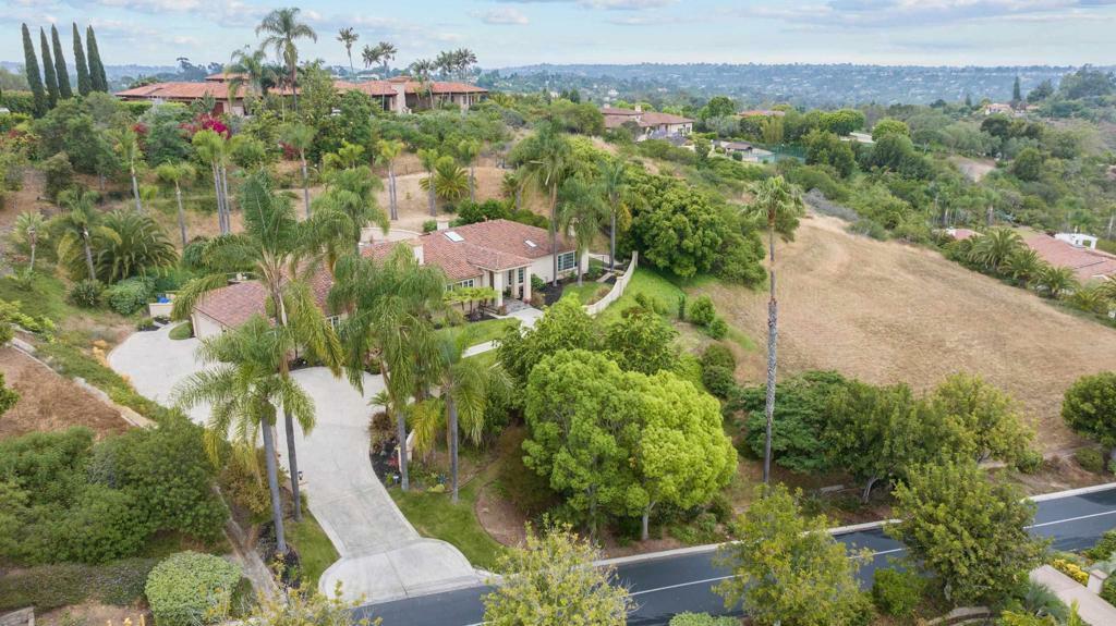 Property Photo: 18150 Via Ascenso CA 92067