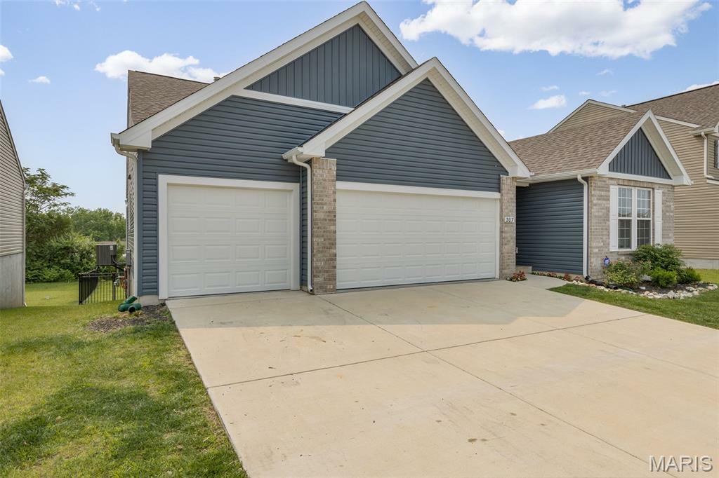Property Photo: 207 Savannah Ridge Court MO 63026