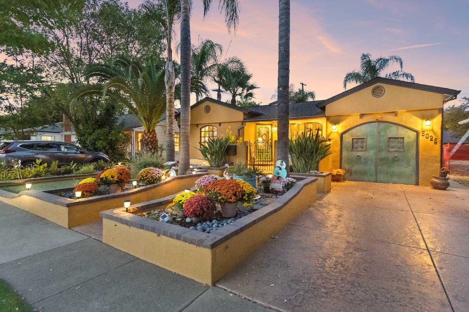 Property Photo: 5025 U Street CA 95817