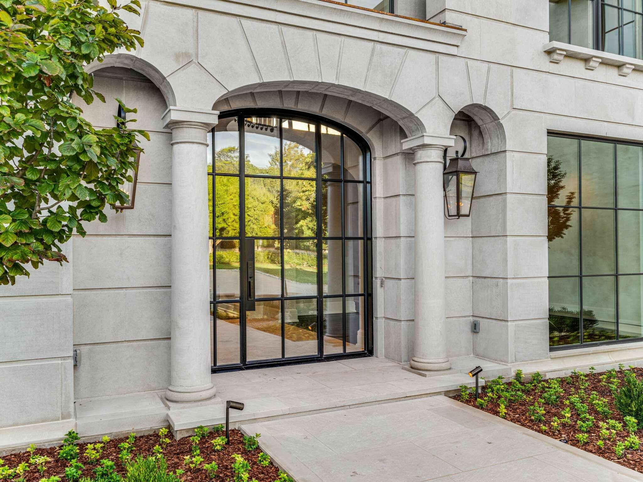 Property Photo: 533 Belle Meade Blvd TN 37205
